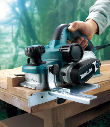 Rabot 1050 W 82 mm dans coffret Makpac - MAKITA KP0810CJ Avec électronique constante, livré en coffret Makpac