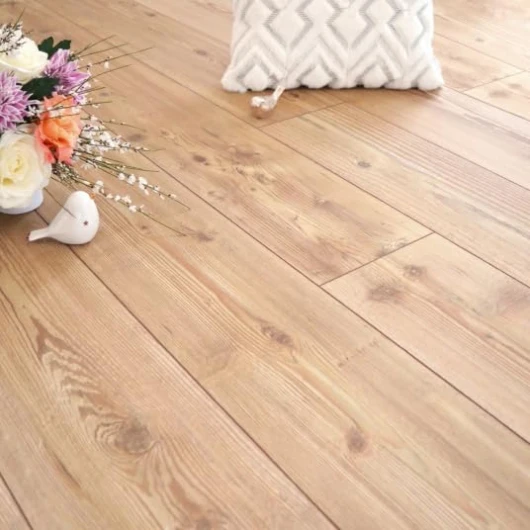 Parquet flottant Stratifié KronoSwiss Noblesse V4 Clic 5G (8 lames 138x19,3 cm (2.131 m²), Pin rustique) 8 lames 138x19,3 cm (2.02 m²)