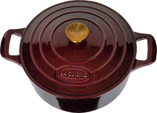 La Cuisine Cocotte en fonte émaillée de 5L - Diamètre 26 cm, Revêtement Intérieur Émaillé Noir Mat, Canneberge, Poignée du Couvercle en Acier Inoxydable Plaqué Or Cocotte 26cm Dia - Canneberge