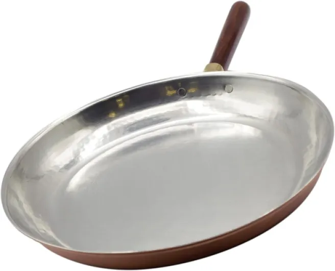 Poêle à flamber professionnelle en cuivre martelé étamé avec manche bois, idéale pour crêpes et restaurants Ø 24 cm 24.0 Centimètres