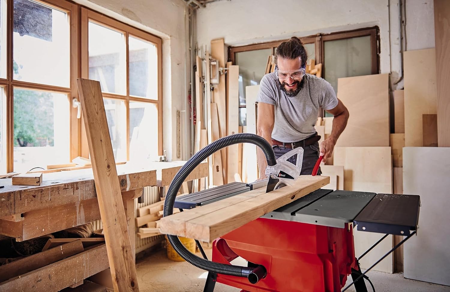 Scie circulaire sur table TC-TS 2025/2 U (2 000 W, dispositif de réglage hauteur/inclinaison de la lame de scie, butée parallèle, butée d’angle +/- 60°, rallonges latérales)