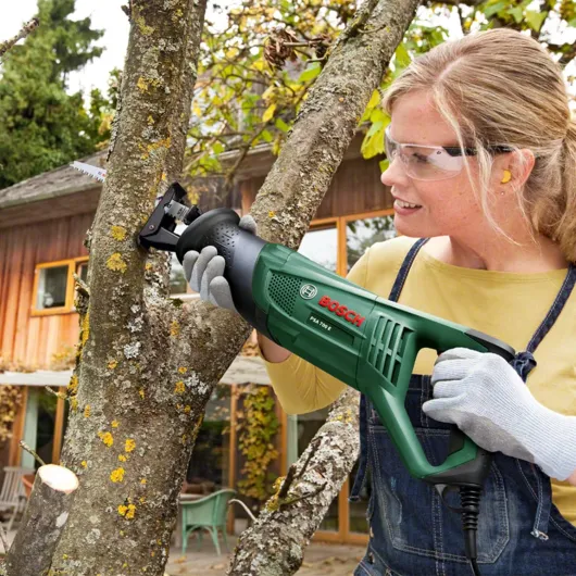 Scie recipro PSA 700 E (710 W, en carton)