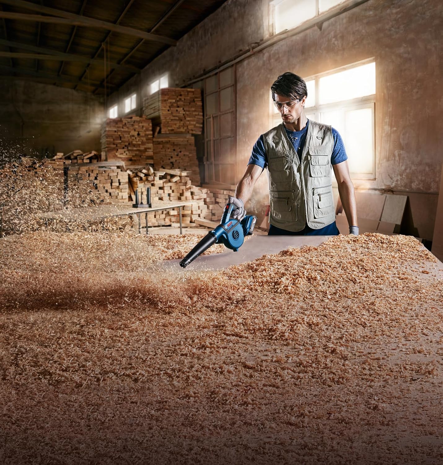 Professional 18V System souffleur sans-Fil GBL 18V-120 (avec 4 Embouts, buse Standard, Tube prolongateur, buse pour Trous de perçage, bac à poussière) Aspirateur Souffleur