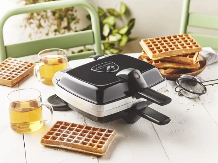 Gaufrier Super2, 1000W, 2 jeux de plaques inclus (Gaufre & Gaufrette) et un pic à gaufres, Fabriqué en France, Réversible sur son socle, Plaques amovibles, Multifonction, 039224