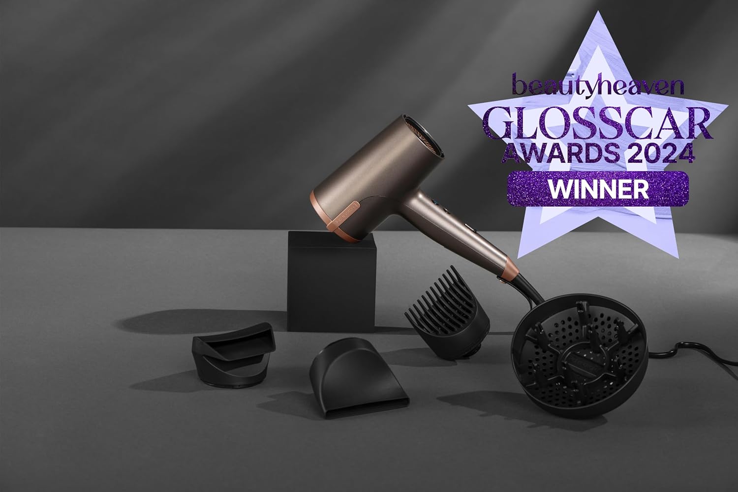 ONE Sèche-cheveux ionique [puissant & rapide] Dry&Style (2000W, 120 km/h flux d'air, 5 embouts:Flyaway, 2 diffuseurs: fin & large, buse étroite, 8 combinaisons de chauffage & vitesse) D6078 Sèche cheveux ionique avec 5 embouts