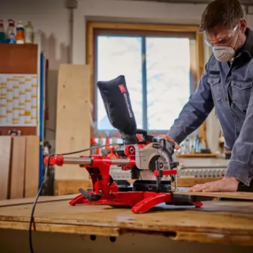 Test Einhell Scie à onglet radiale TC-SM 2131/1 Dual : une scie qui fait le boulot