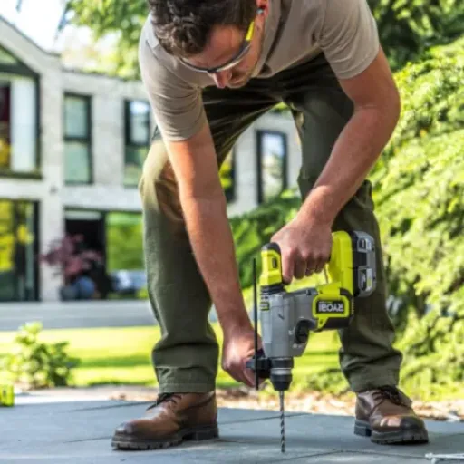 Test RYOBI R18SDS-0 : un perforateur sans fil qui ne fait pas le café