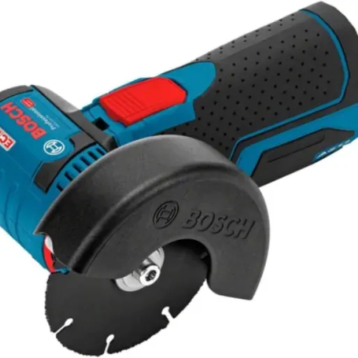 Test Bosch GWS 12V-76 : la meuleuse compacte qui fait le boulot