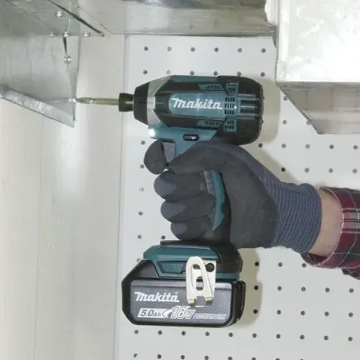 Test Makita DTD152Z : la visseuse à chocs 18 V qui fait le boulot sans chichi
