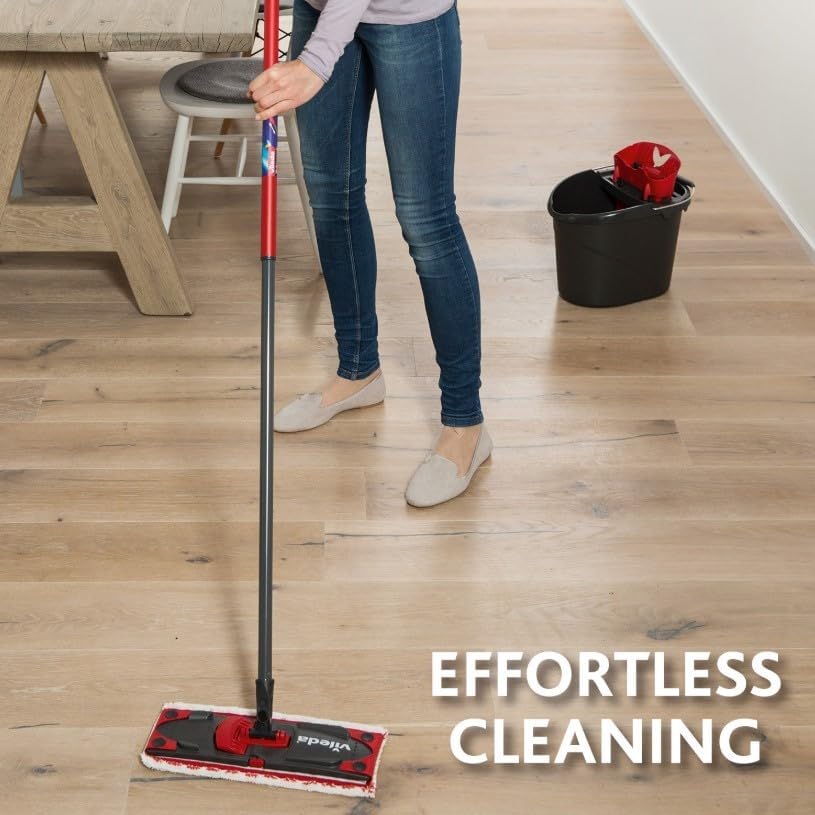 Set Balai Serpillière - Nettoyage Efficace sans se Mouiller Les Mains - Housse Microfibre 2 en 1 - Balai Plat Zone Microfibre - Kit UltraMax Power avec Seau Vileda Essoreur - Nettoyeur Sol Kit Classique