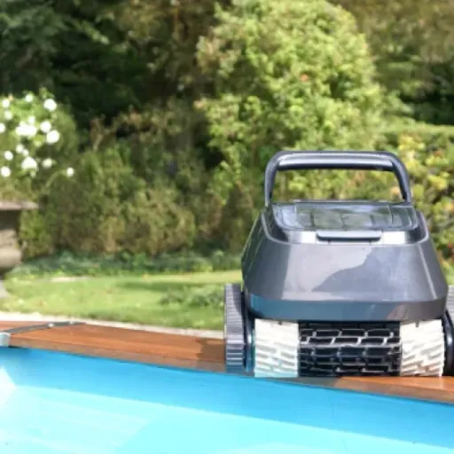 Test 8STREME Robot Piscine Fond et parois 7310 : le nettoyeur qui fait le sale boulot à ta place (mais pas parfait)