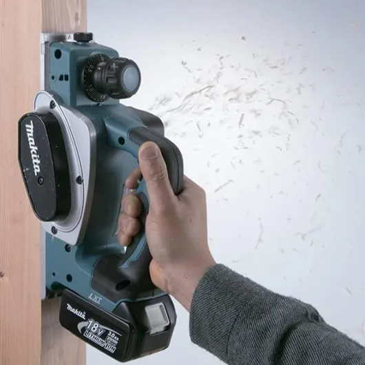 RABOT MAKITA 82 MM 18 V LXT -DKP180Z