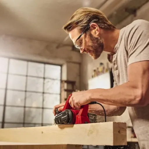 Test Einhell TC-PL 750 : le rabot électrique pas cher qui fait le job pour le bricolage maison