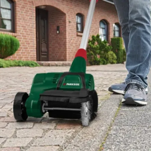 Test Nettoyeur de terrasse sans Fil Parkside 20 V : pratique pour les joints, mais pas sans défauts