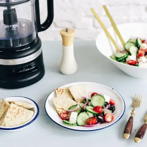 Test KitchenAid MINI HACHOIR 830ML 5KFC3516EOB : le petit hachoir qui simplifie vraiment la cuisine du quotidien