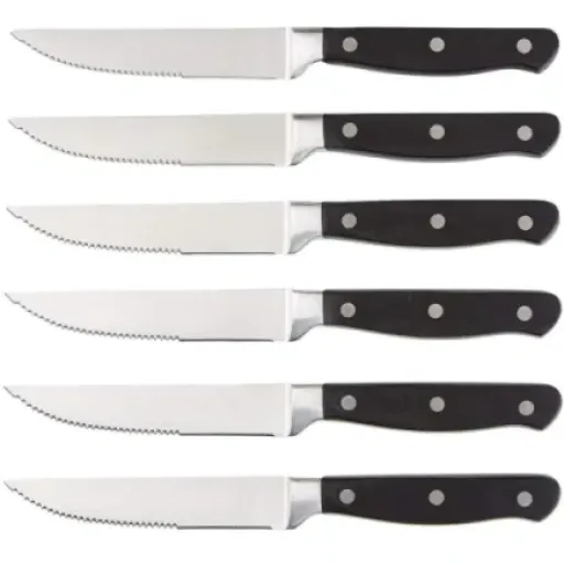 Test Amazon Basics 8-Piece Kitchen Steak Knife Set : le set de couteaux à steak qui fait le job sans ruiner ton budget